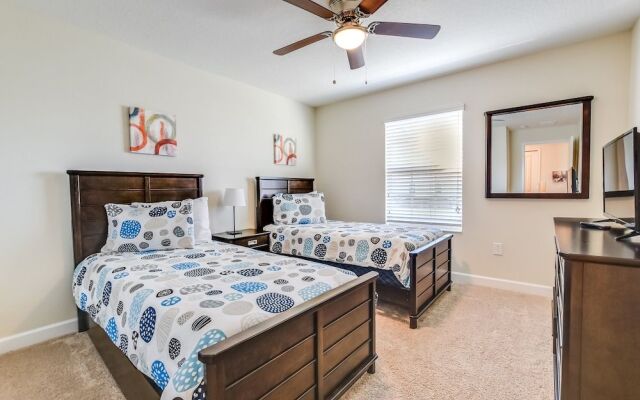 Romeo Circle Stoey Lake