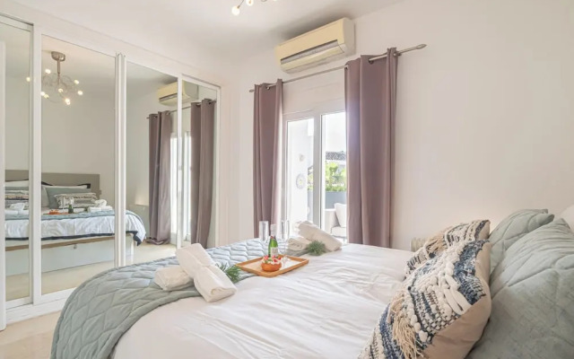 Puerto Banus Near La Sala By The Sea