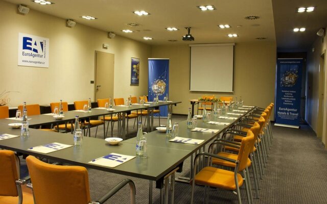 EA Hotel Crystal Palace