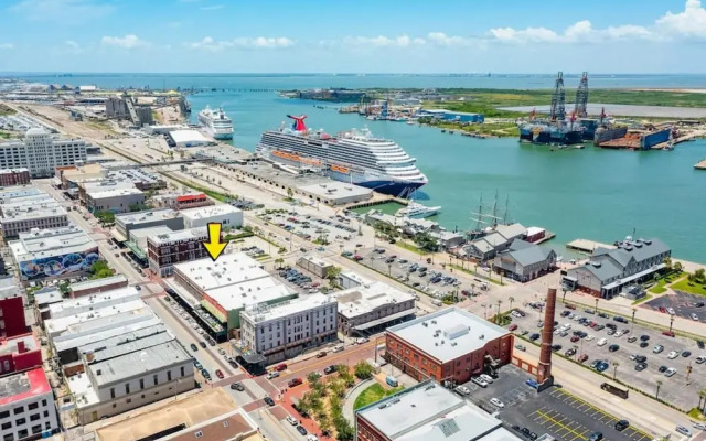 Galveston Historic Strand Loft 201