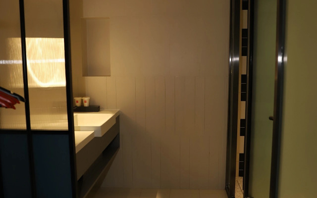 Ibis Hotel (Wanda Plaza, Hunjiang Street, Baishan)