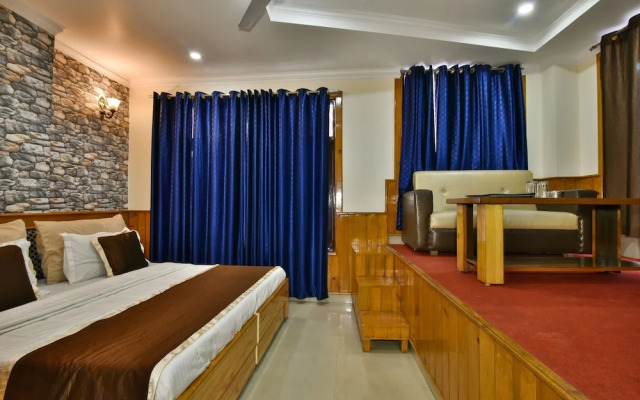 The Posh Hotel near Mall Road with Hassle Free Covered Parking