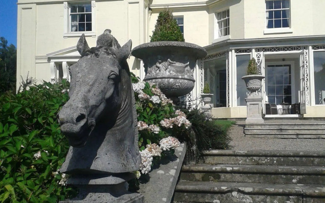Storrs Hall Hotel