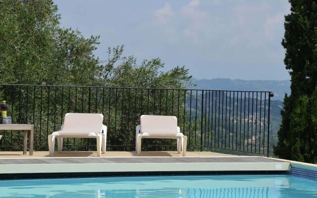 Modern Villa with Private Pool in Cabris