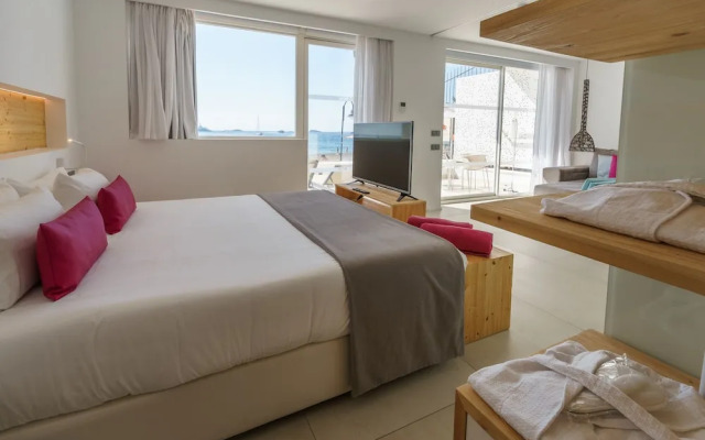 One Ibiza Suites