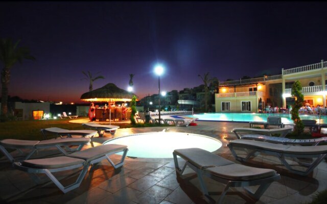 Turquoise Residence 4 Bedrooms Villa