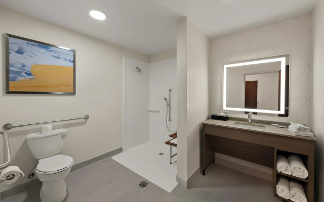 Comfort Suites Columbus East Broad