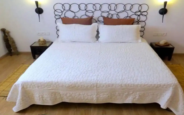 Splendid Villa With sea View