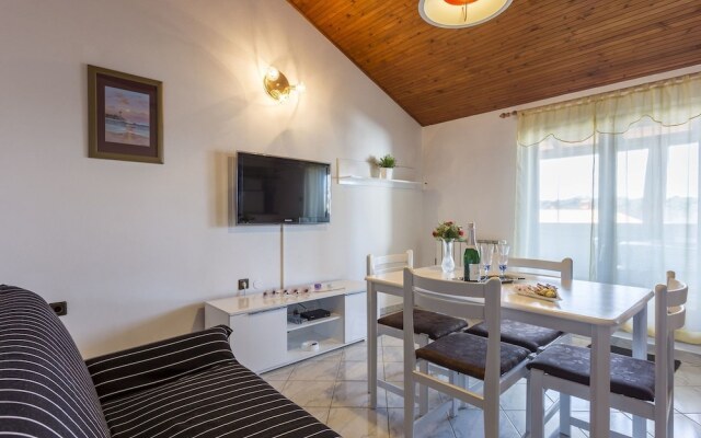 Apartments Nela Valdebek