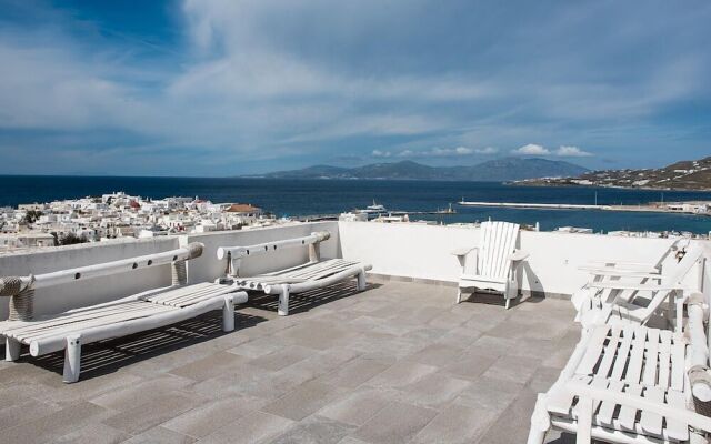 White Luxury House by Blue Waters Mykonos