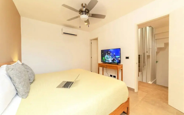 Comfortable, Spacious Penthouse- 2 Bedrooms- 7 People