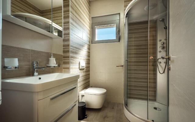 2MONTENEGRO LIMETA APARTMENTS with pool