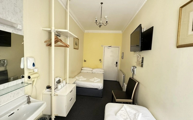 Manor Hotel