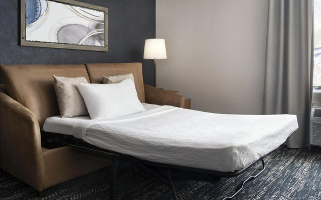 Fairfield by Marriott Inn & Suites Fresno River Park