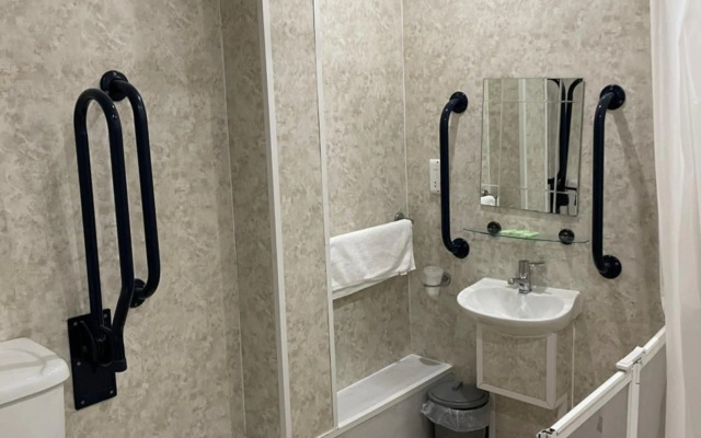 The Georgian Hollies