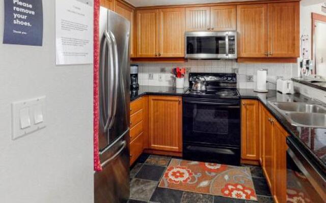 Eagle Springs East 201: Horsetail Suite