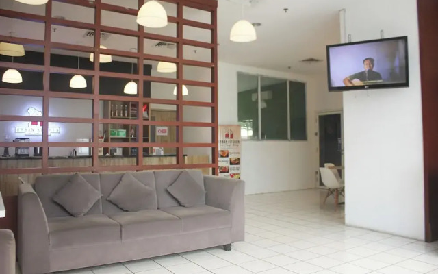 Urban Hotel Serpong