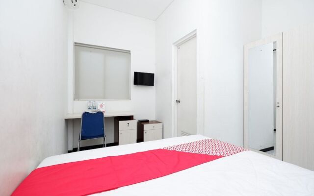 OYO 1884 Sunshine Hostel