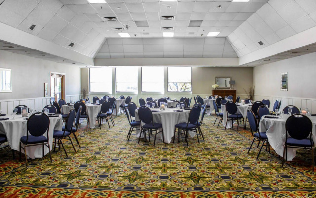 Clarion Hotel Conference Center on Lake Erie
