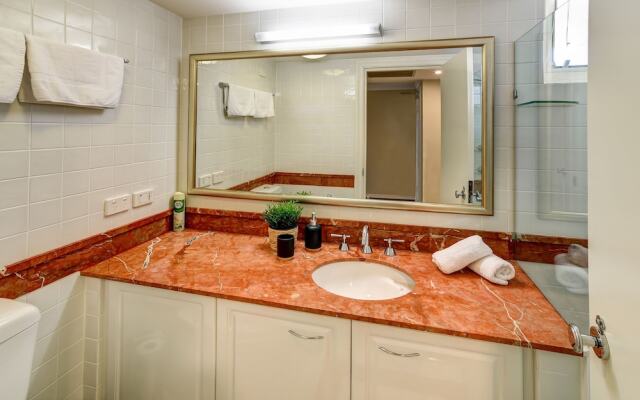 CBD Luxury Oasis, Botanical Gardens & River Views