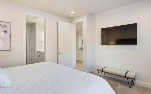 Holiday Hideaway 5 Bedroom Townhouse