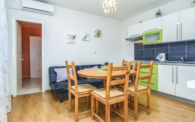 Awesome Home in Dugi Rat With Wifi and 2 Bedrooms