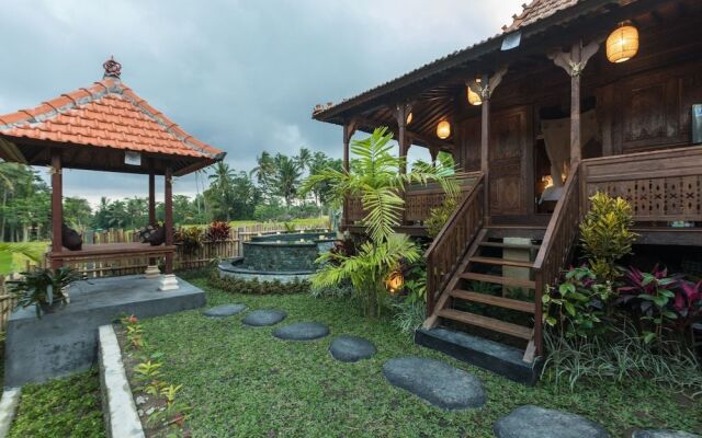 Kawan Antique Ubud Villa