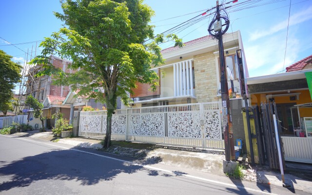 One & Quin Guest House Syariah