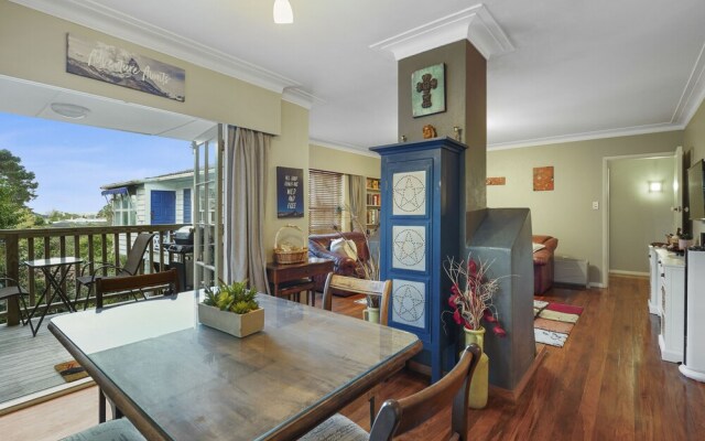 Kohi Family Home- Netflix & Gardens View
