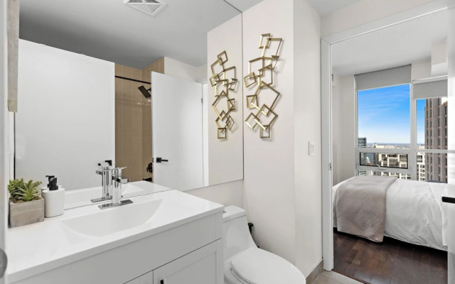 Toronto Waterfront Stay