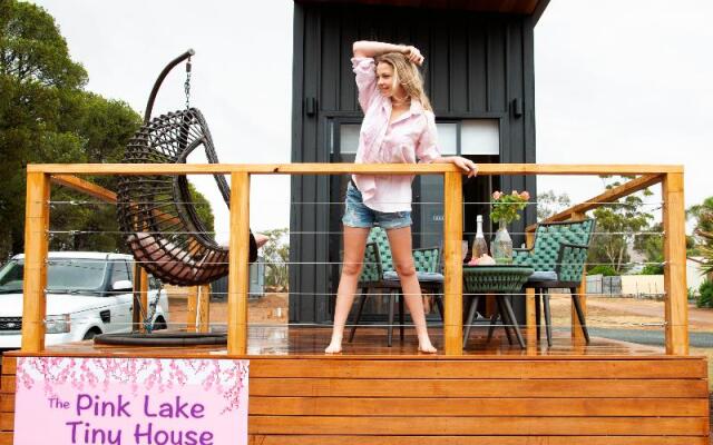 The Pink Lake Tiny House - 'sakura'