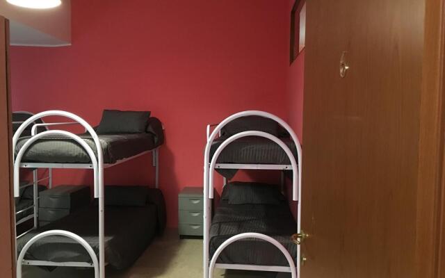 Lion University & Youth Hostel Milano