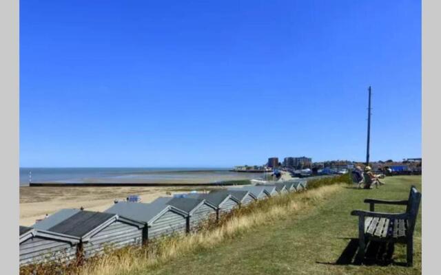 Seven Seas Beach Retreat Studio Flat