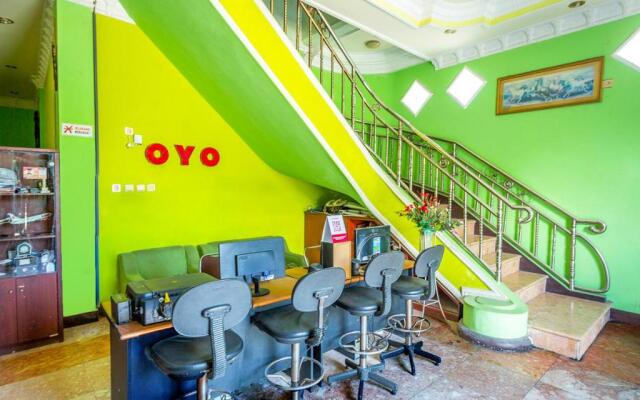 OYO 2848 Senaz Guesthouse