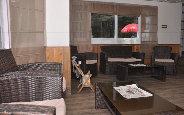 OYO 1636 Hotel Rahat Regency