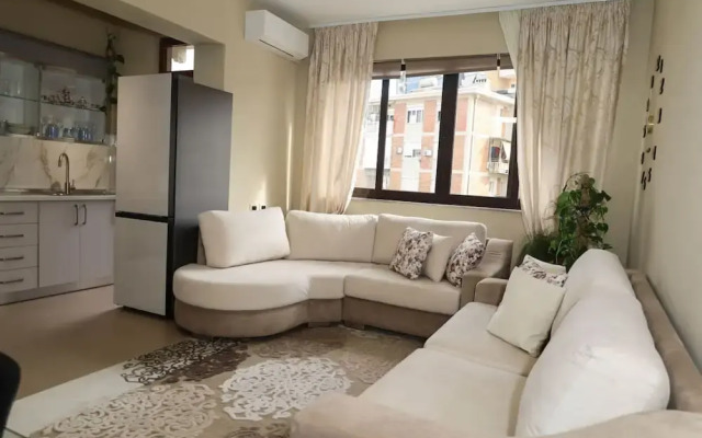Kron s Apartment in Shkod r