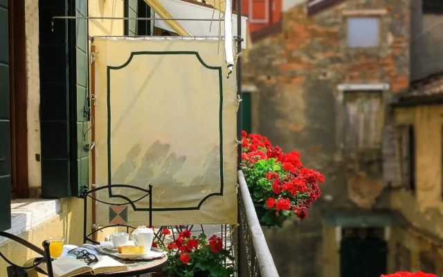 Apostoli Palace