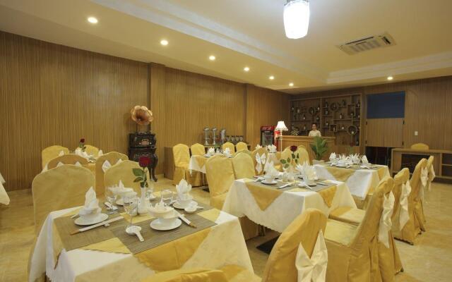 Red Palace Hotel