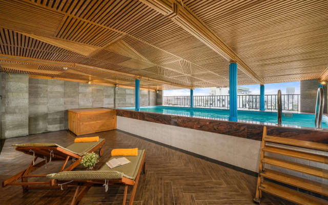 Platinum Danang Hotel