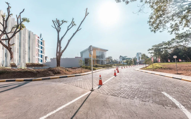 OYO Flagship 1170 The Habitat Karawaci