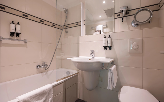 Apollofirst Boutique Hotel