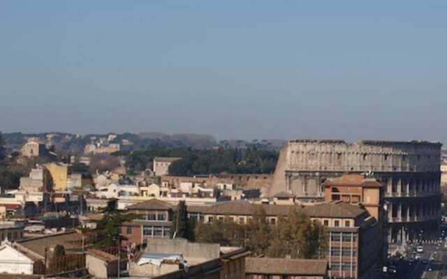 Colosseo 2 Bedroom Walking Distance