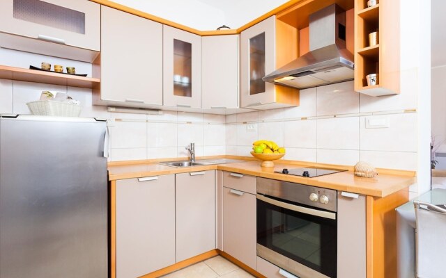 Captivating Apartment in Vela Luka With Balcony