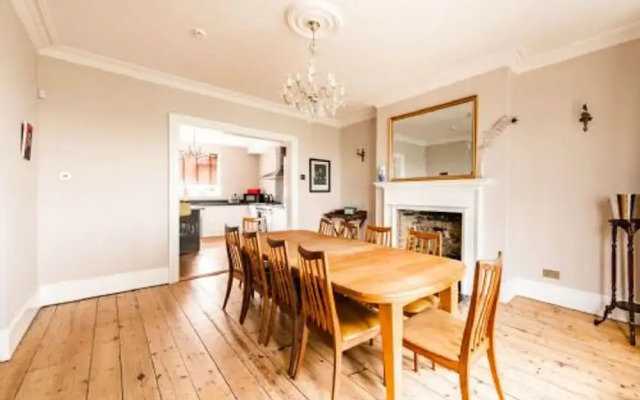 Host Stay Wellington House