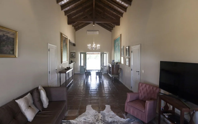 El Porvenir Casa de Bodega