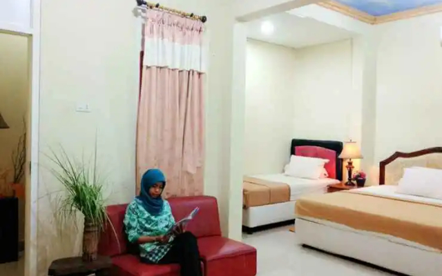 Hotel Simpang Empat