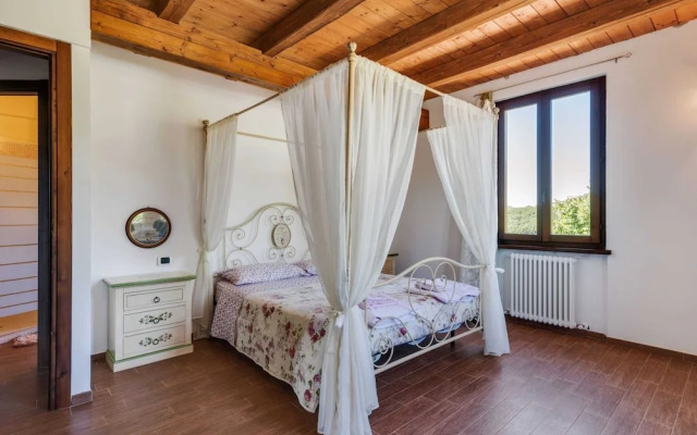 Villa in Piandimeleto With Pool & Sauna