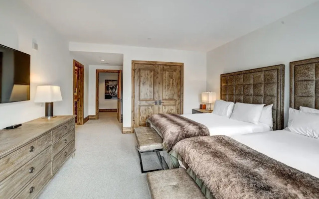 Arrabelle Luxury 4 BR Condo- Close To The Mountain by RedAwning - Save 20% on 7+ Nights!
