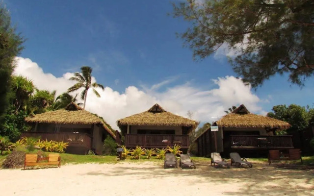 Muri Shores
