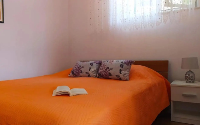 Garden apartment with a View